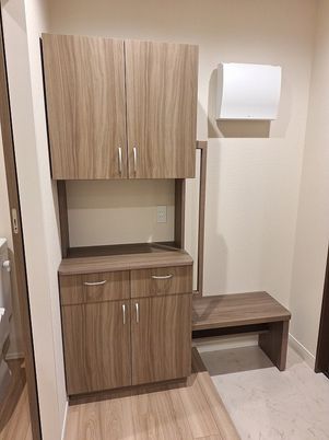木製家具の設置