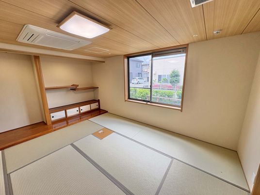 畳敷きの和室