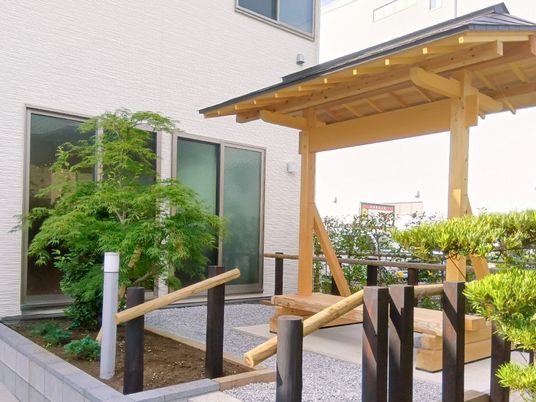 和風の庭の東屋  