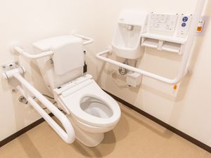 手すり付きトイレ