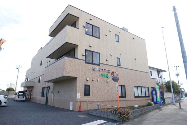 モダンな建物の外観