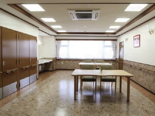ゆったりとした食堂空間