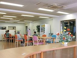 明るい食堂の風景