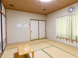 清潔な和室の一室