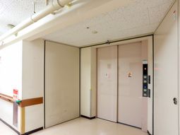 清潔なエレベーターホール