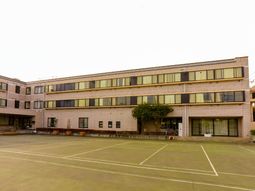 多階層の建物外観