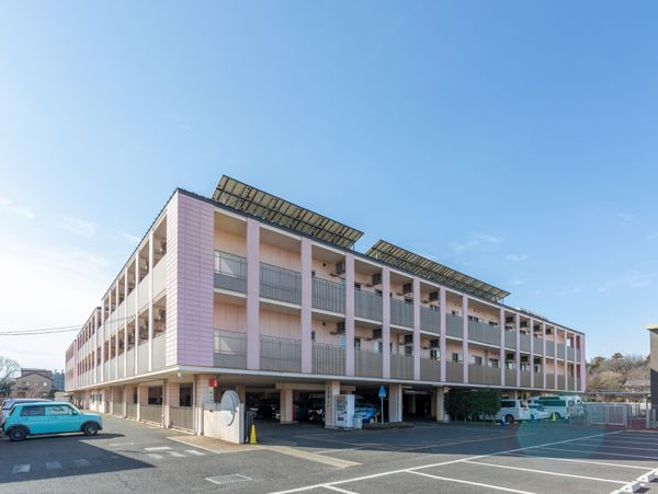 魅力的な建物の外観