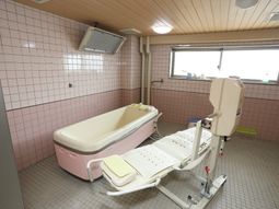 浴室とリフト機器