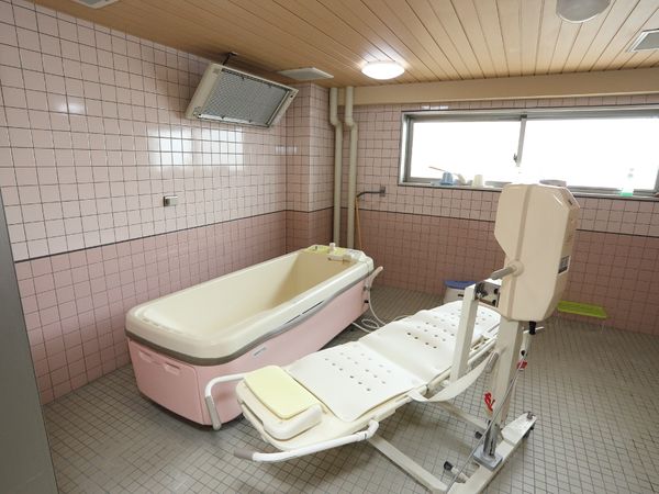 浴室とリフト機器