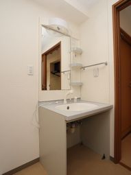 清潔な洗面台設備