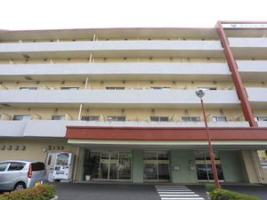 多階層の建物エントランス