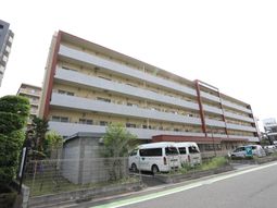 多階層の建物外観