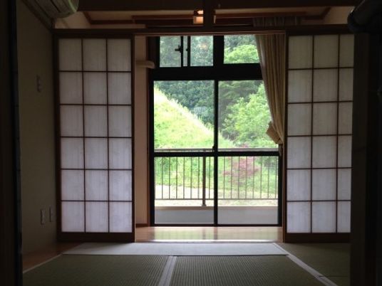 広々とした明るい和室