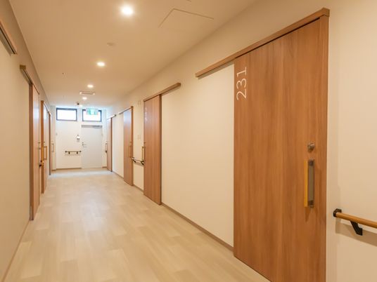 静かで広い廊下