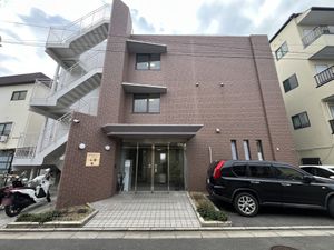 モダンな建物の外観