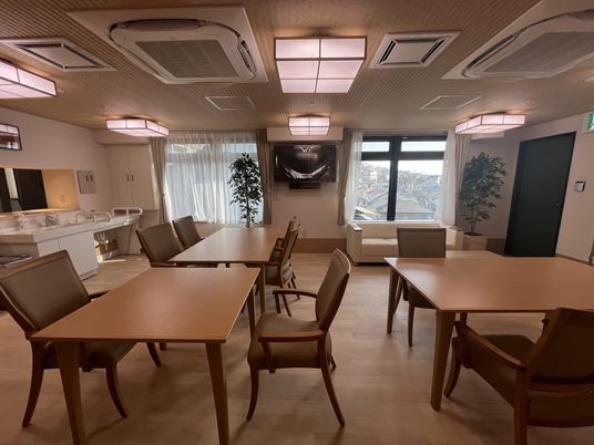 広々としたラウンジ