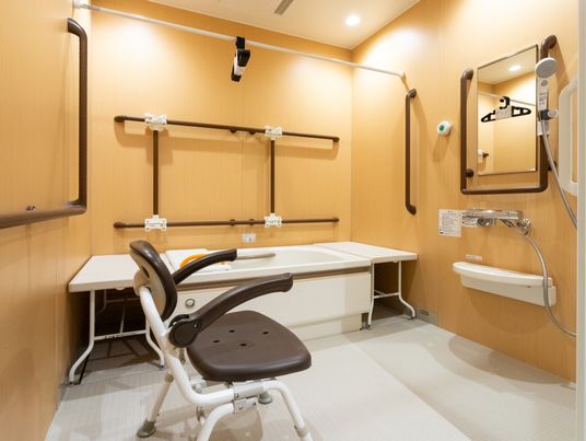 座りやすい浴室