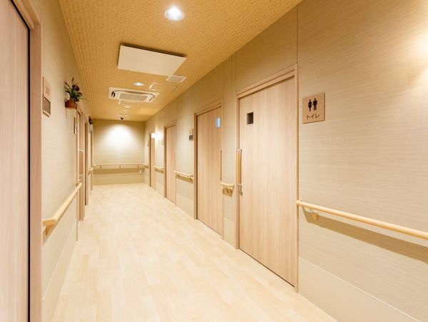 幅広い廊下