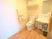 手すり付きのトイレ  
