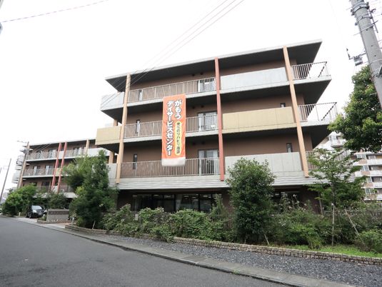 多階層の建物外観