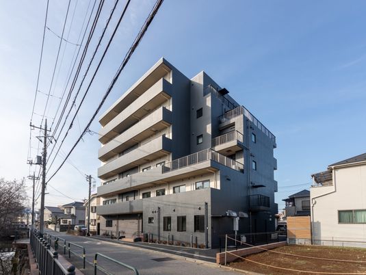 モダンな建物外観