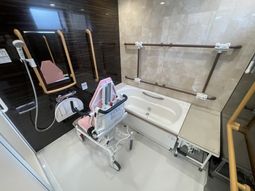 入浴設備の浴室