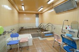 清潔な浴室設備