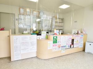 受付カウンターのあるロビー  