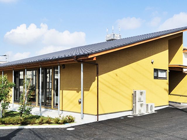 快適な環境の居室 居室 天井が高く、ゆったりとした居室です。窓から入る自然光で明るい雰囲気をお楽しみいただけます。