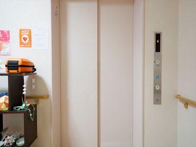 エレベーター前の廊下