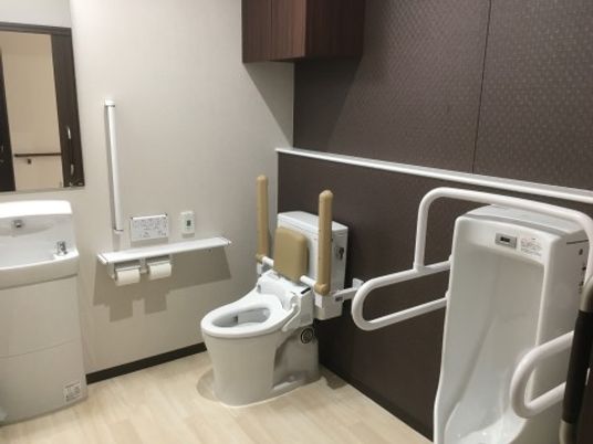 バリアフリー対応の洗面トイレ