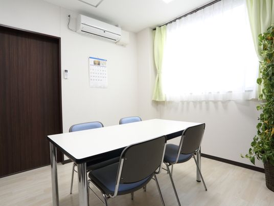 清潔な多目的スペース