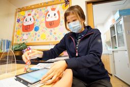 活動中のスタッフ