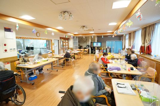 和やかな食堂風景