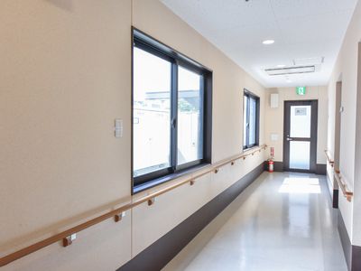明るい廊下の一角