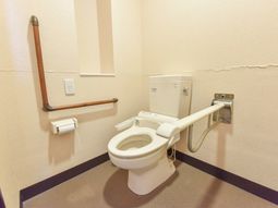 バリアフリー対応のトイレ