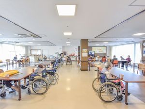 広い共用スペースと利用者