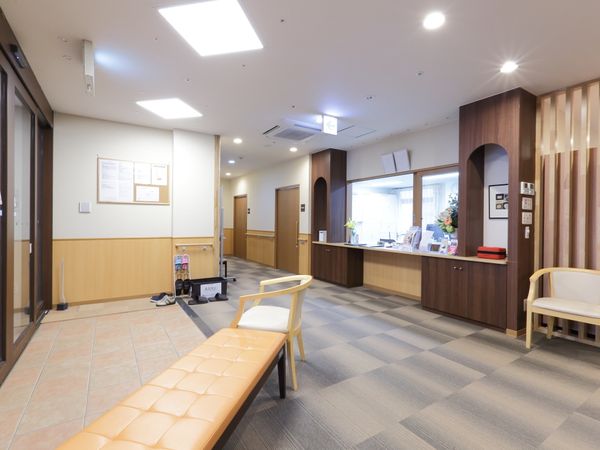 明るく広々としたロビー