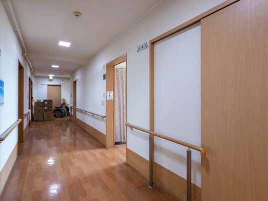 手すり付きの廊下