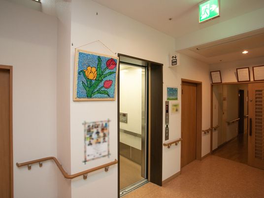 廊下にあるエレベーター