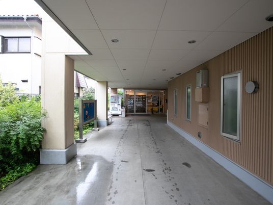 エントランス前の通路
