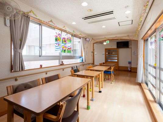 光が差し込む部屋