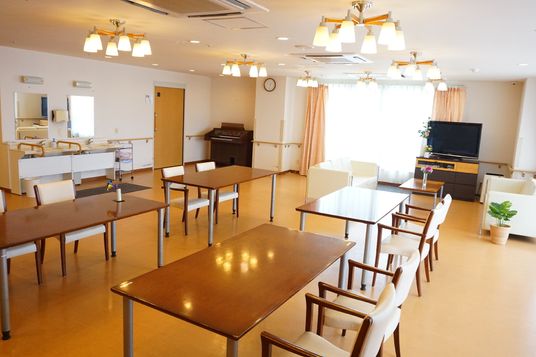 共用スペースの暖かい雰囲気