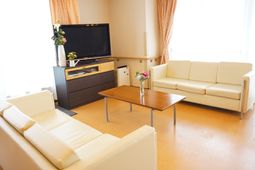 明るいリビングルーム