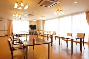 明るいダイニングの一角