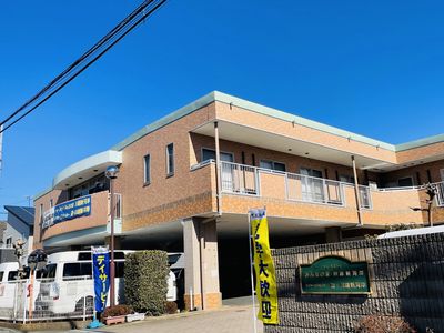 二階建ての建物外観