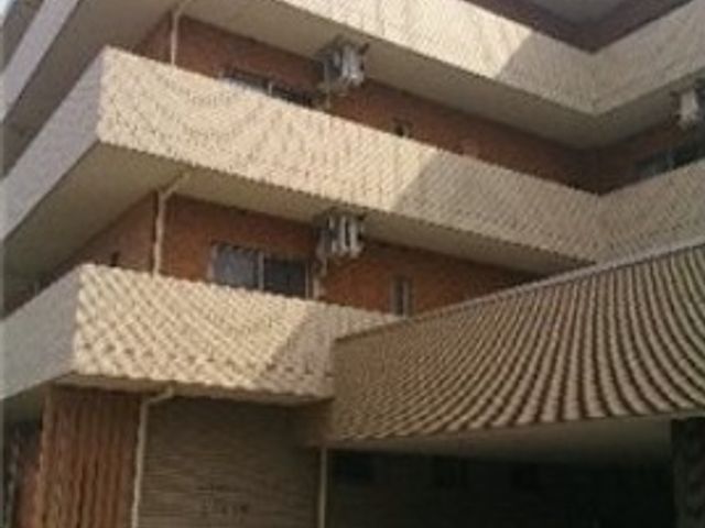 多階層の建物外観 外観 多階層で設計されたモダンな建造物です。この建物はゆったりとした空間設計を意識しており、快適な就業環境が整っています。