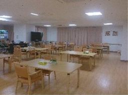 明るい食堂の様子