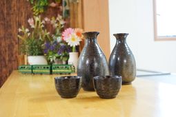 陶器とお花のロビー