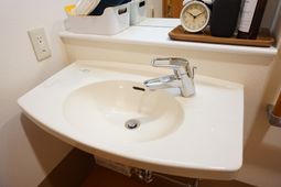 清潔な洗面台のクローズアップ